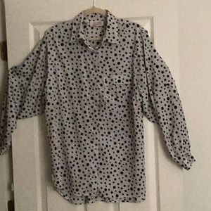 NEVER WORN SILKY WOMENS BLOUSE